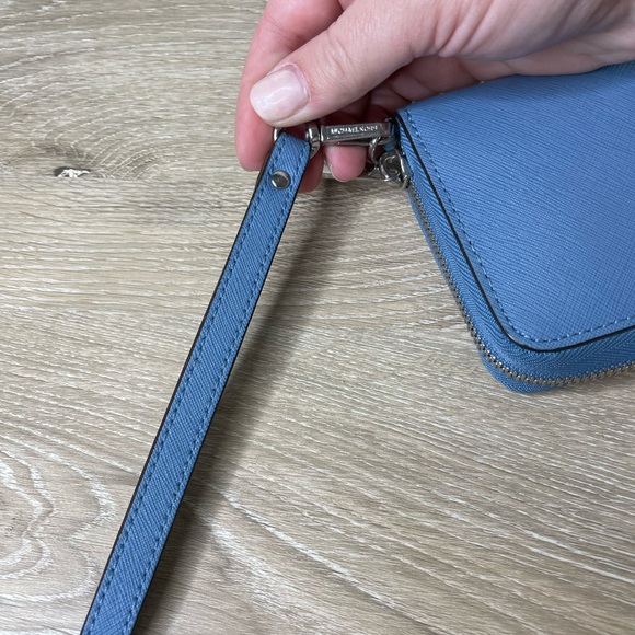 Michael Kors Continental Wallet - Picture 7 of 14